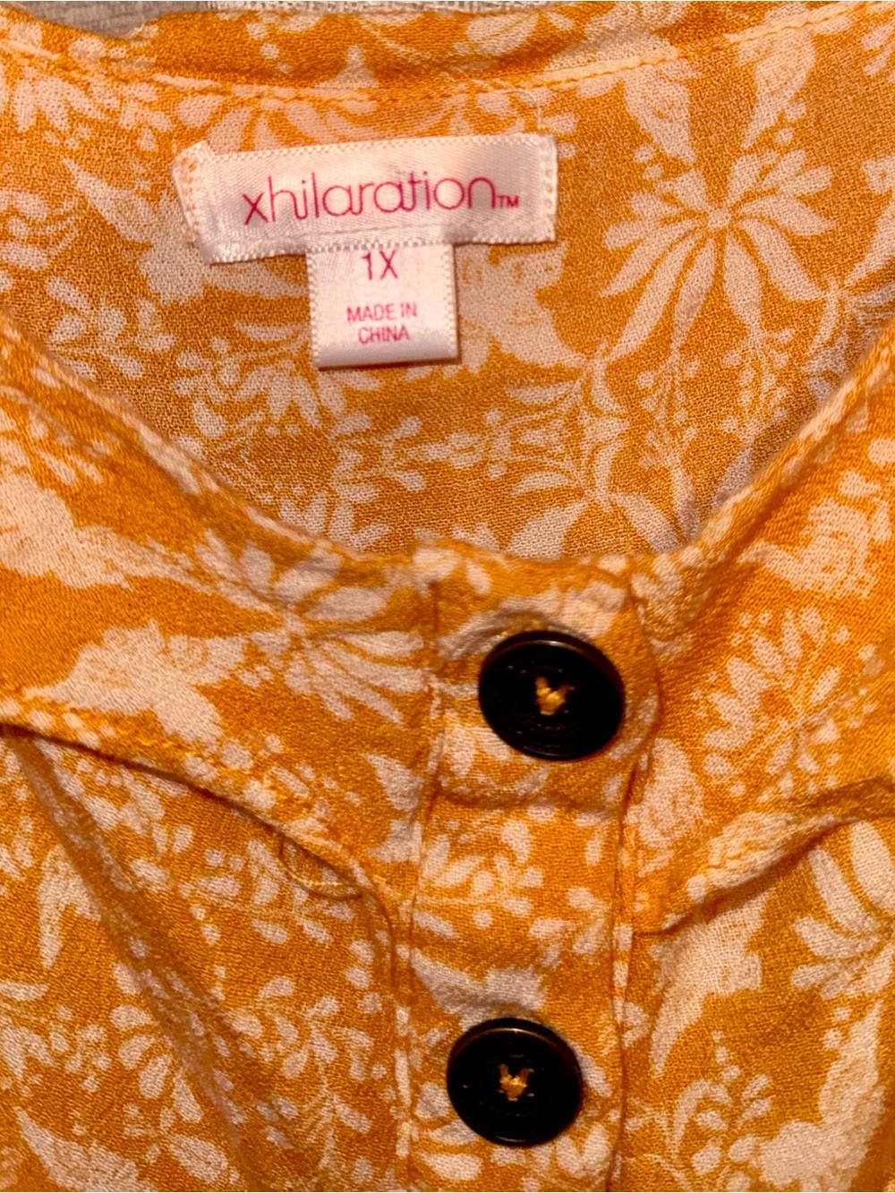 Women's Yellow Floral Button-Front Sundress size 1X (fits like an XL- 1X) - Picture 2 of 4